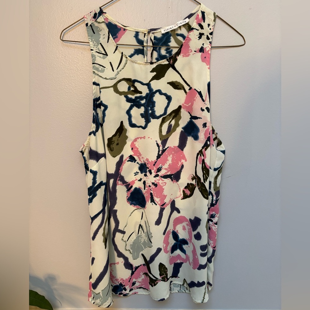Sleeveless Violet and Claire top size M